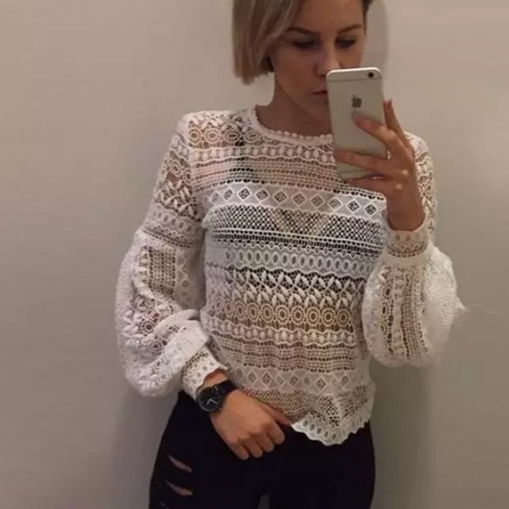 NWT Beautiful Lace Bell Sleeve Blouses - Picture 12 of 15